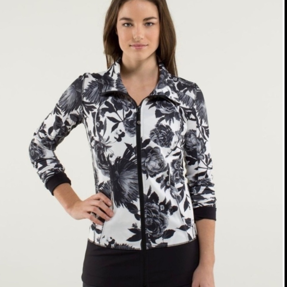 Brisk Bloom nice asana lululemon jacket size 4